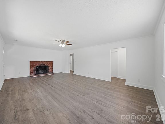 2nd image of 1807 S Post Rd