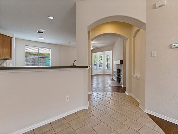 4th image of 1906 Pecan Grove Dr