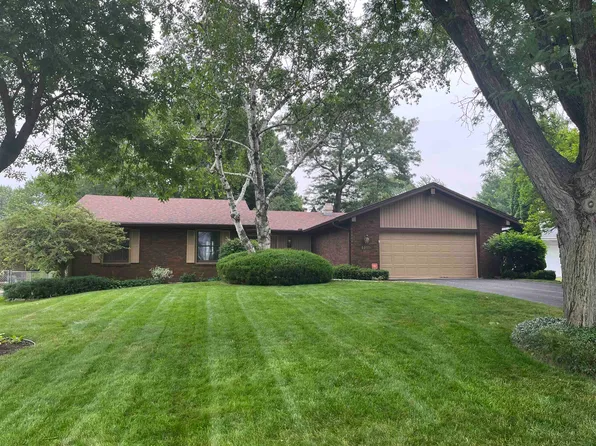 1005 Prestwick Pkwy, Rockford, IL 61107