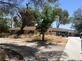 14237 Flathead Rd, Apple Valley, CA 92307