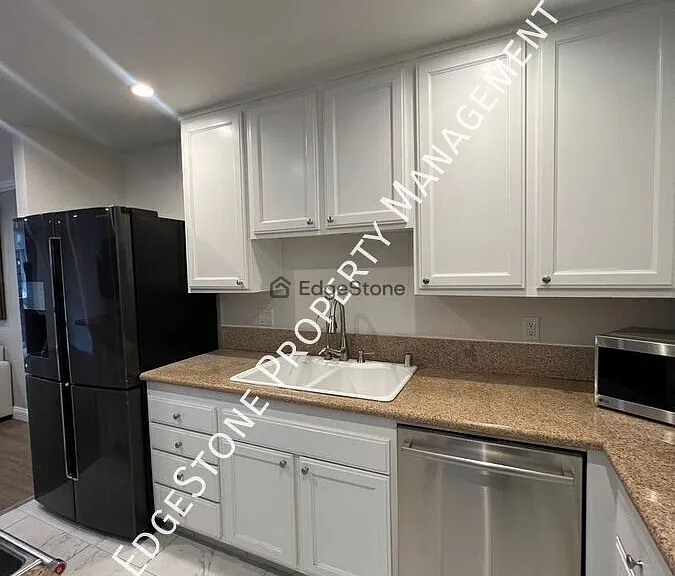 6526 Ocean Crest Dr #A214 — Photo 5