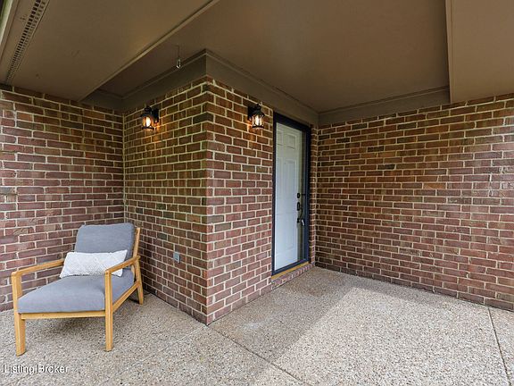 4th image of 1404 Eastbridge Ct