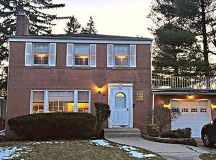 216 S Wolf Rd, Des Plaines, IL 60016