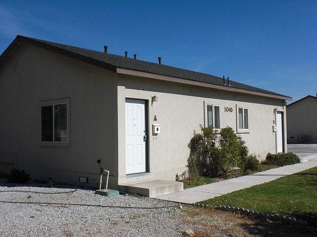 2nd image of 1035 W 1st St