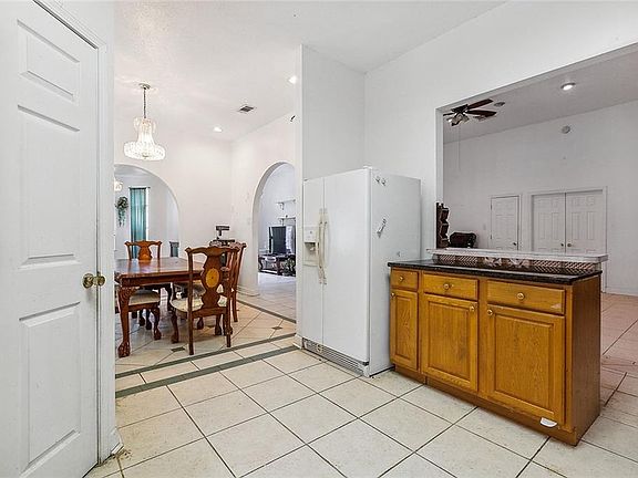 4th image of 5927 W Deer Park Blvd