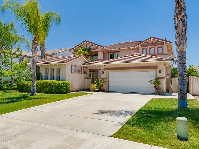 45277 Chateau Ct — Photo 2