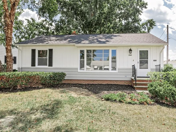 1590 Dennis Dr, Wickliffe, OH 44092
