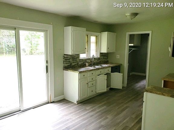 2nd image of 1224 N Vine St