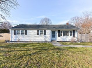 21 Stevens Rd, Swansea, MA 02777