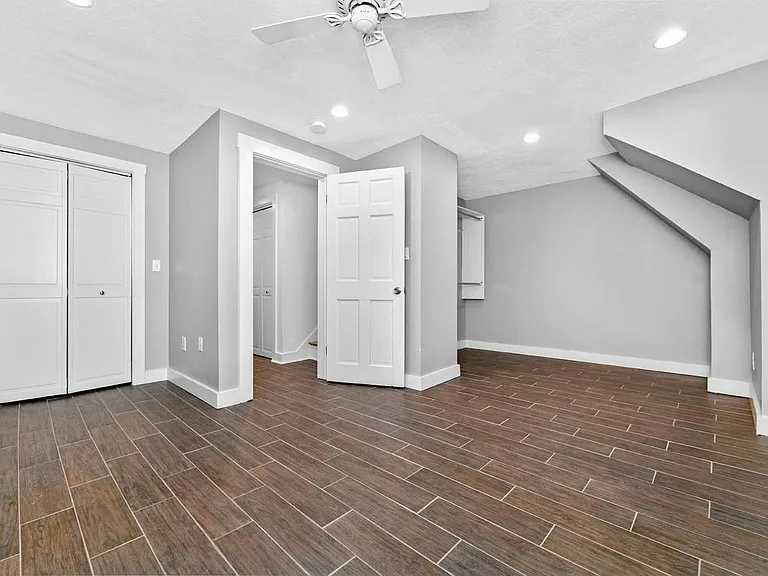 271 Bunker Hill St #1 — Photo 8