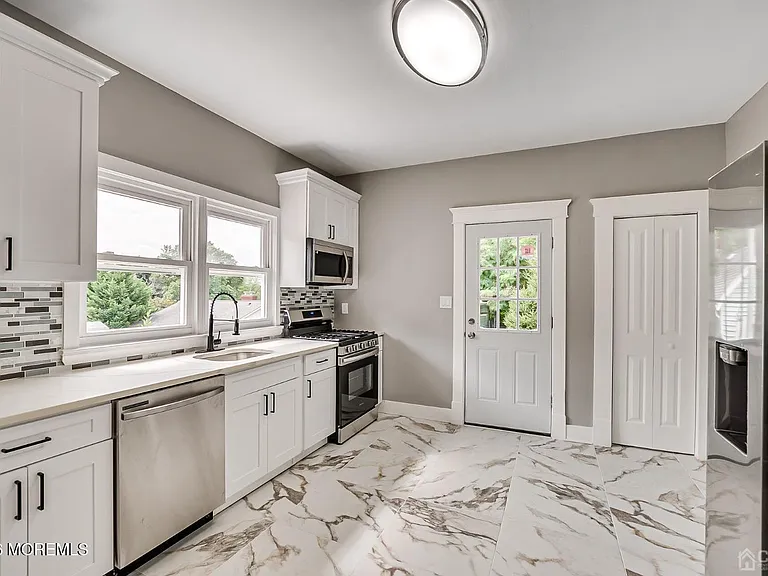 48 Johnson Pl — Photo 13