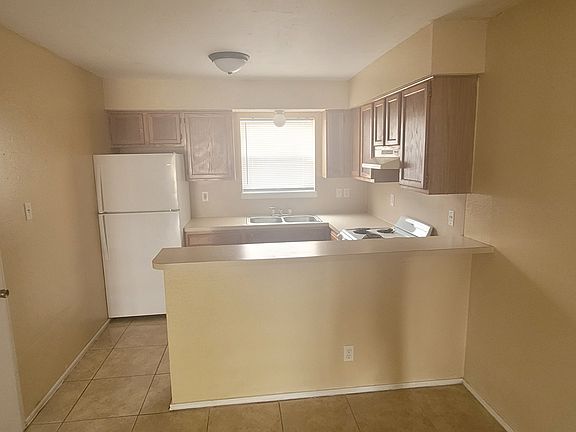 2nd image of 2606 Los Amigos Dr APT 9