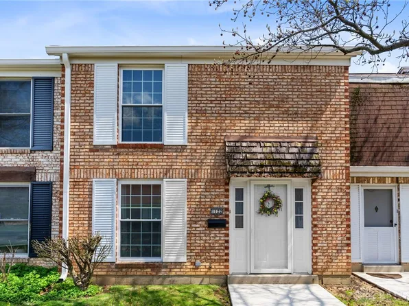 1122 Charleston Ct, Fairborn, OH 45324