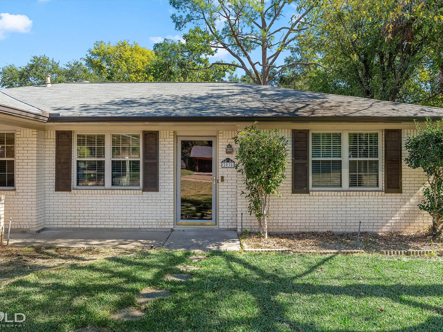 3 bed, 1500 sqft, $1,950 — Photo 2