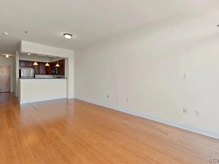 1333 W Broad St #414 — Photo 2
