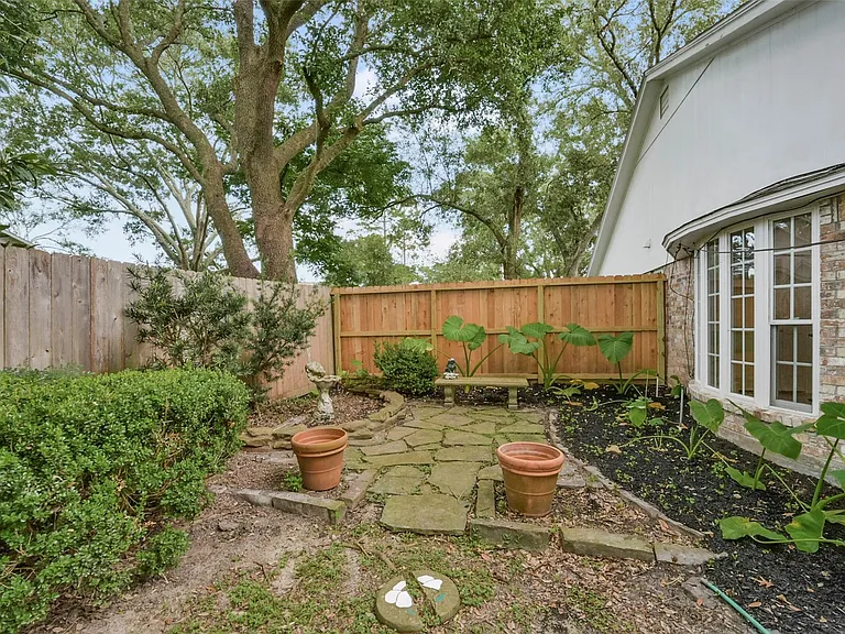 110 Hillcrest Dr — Photo 40