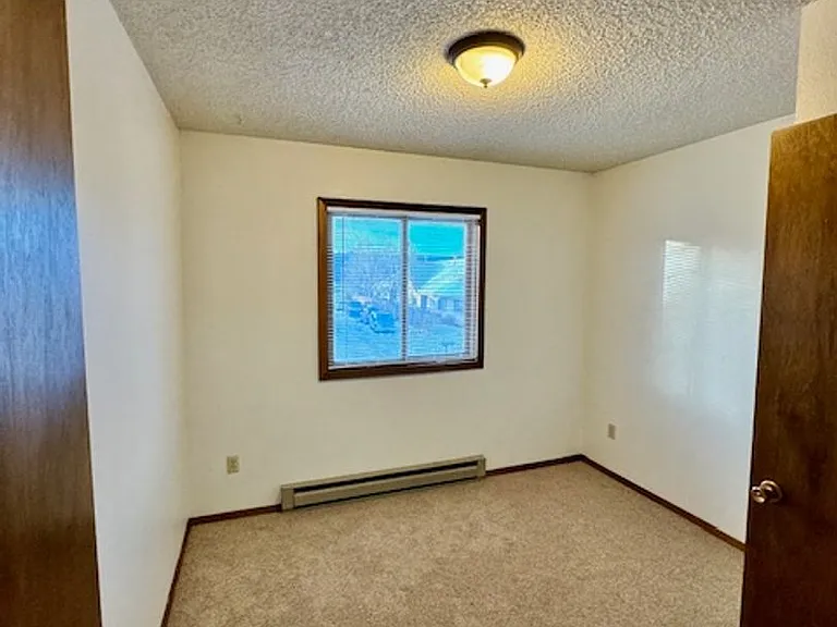 1605 W Koch St — Photo 33