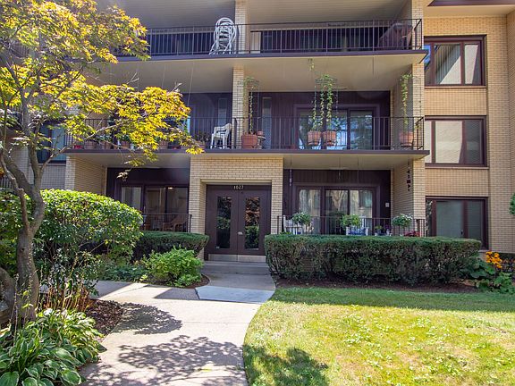3rd image of 1027 Washington Blvd #101A