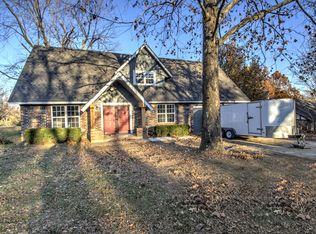 1910 Valley View Dr, Claremore, OK 74017