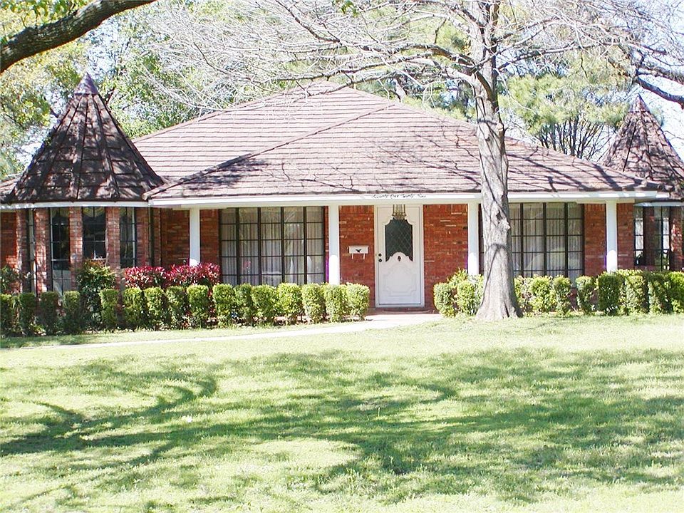 I'm beautiful outside... come in & see the rest.