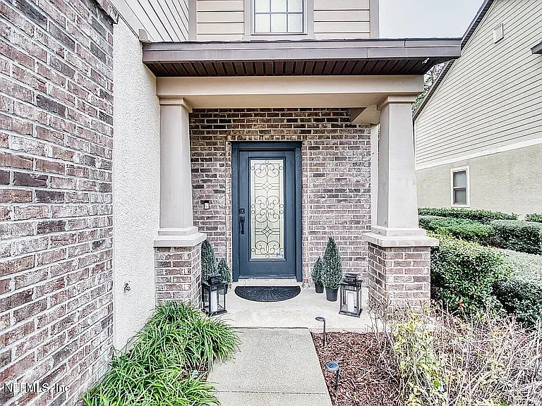 3 bed, 2.5 bath, 1576 sqft, $2,600 — Photo 4