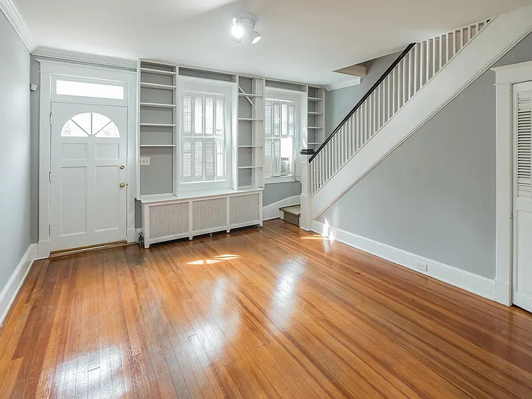 2035 37th St NW — Photo 9
