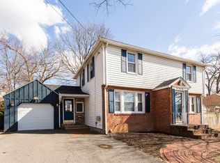 423 Tiffany St, Springfield, MA 01108