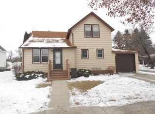 208 Main Ave N, Hankinson, ND 58041