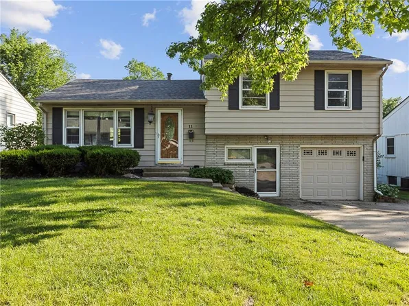 11 W 90th Ter, Kansas City, MO 64114