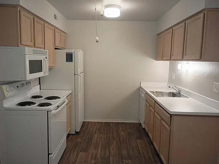 Prentiss Pointe Apartments — Photo 113