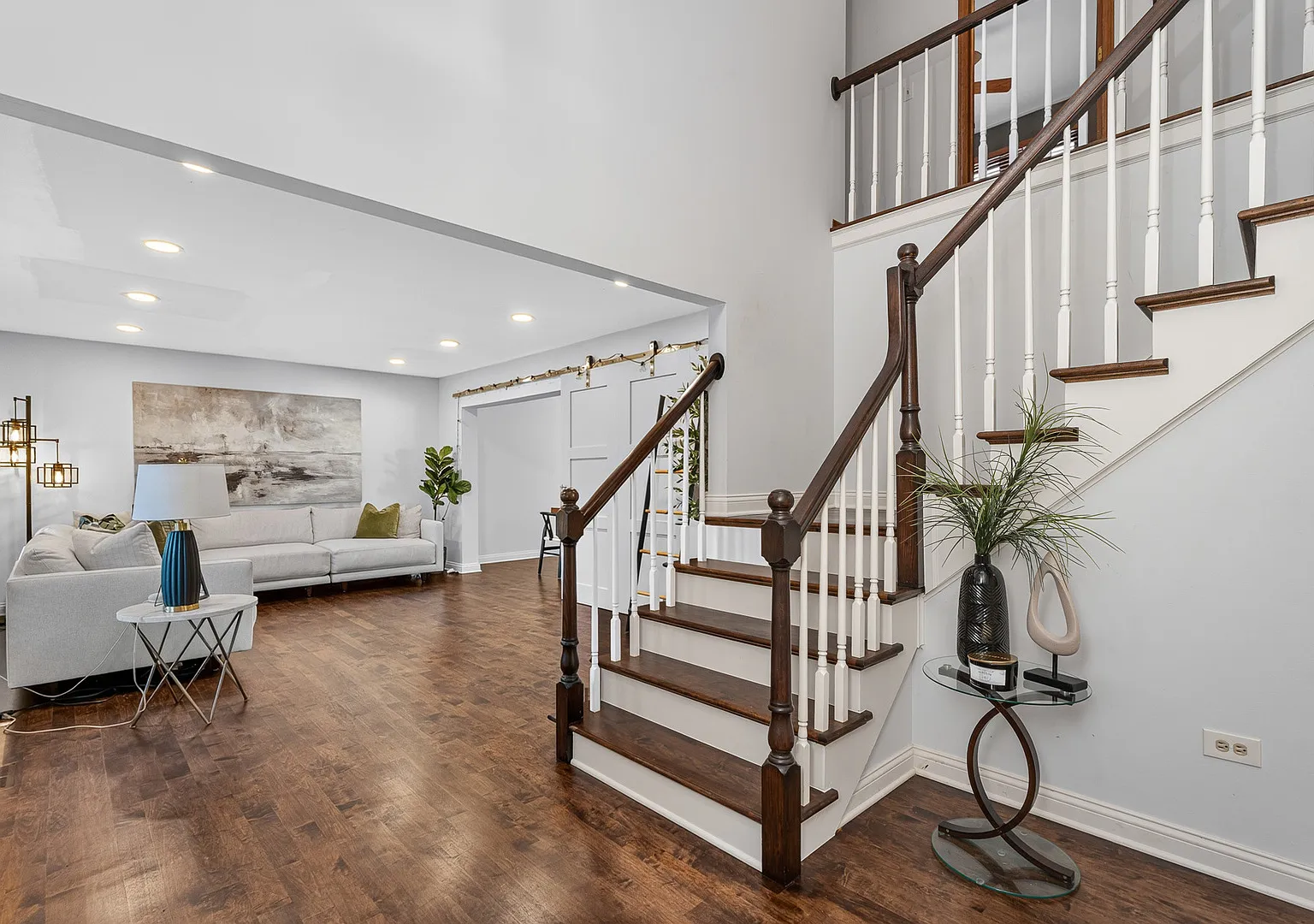 4 bed, 2700 sqft, $4,500 — Photo 2