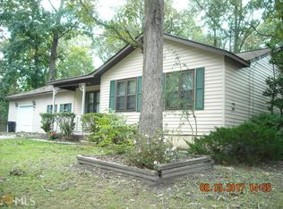 150 Hemlock Cir, Lawrenceville, GA 30046