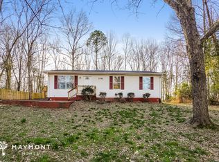 2092 Sanders Rd, Clarksville, TN 37043