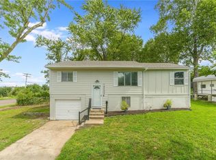 18000 E Shoshone Dr, Independence, MO 64058