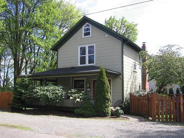 1st image of 221 Bates St SW
