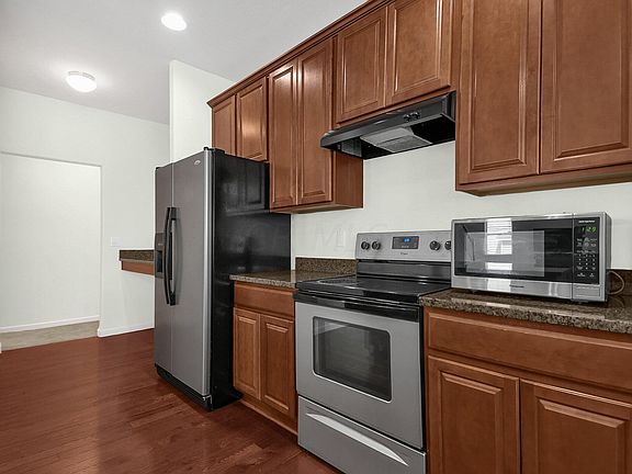 5th image of 316 Evergreen Cir