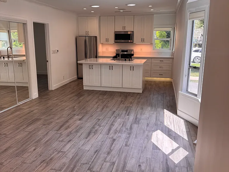 6526 San Vicente Blvd — Photo 4