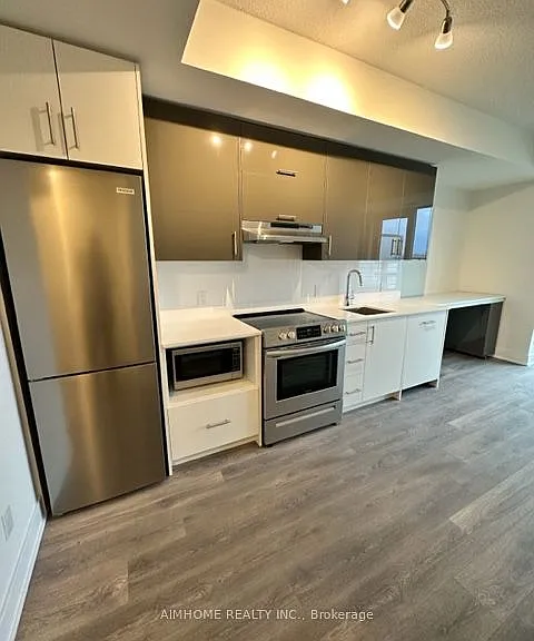 188 Fairview Mall Dr #603 — Photo 2