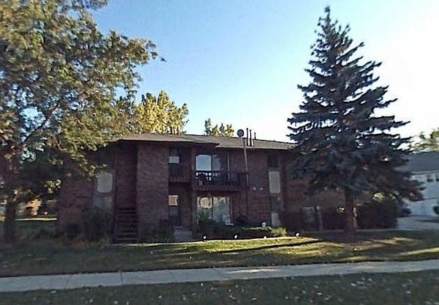 1st image of 19405 Oakwood Ave