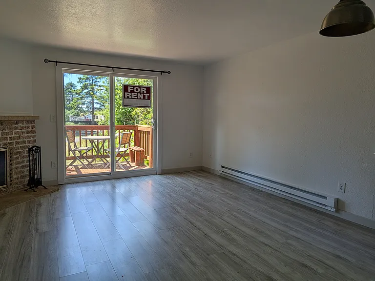 569 Sunset Ave #1 — Photo 5