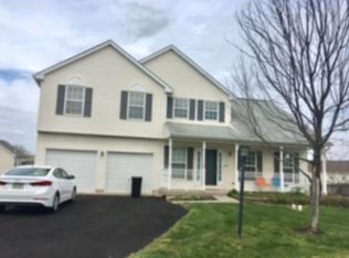 33 Pebble Beach Ln, Sanatoga, PA 19464