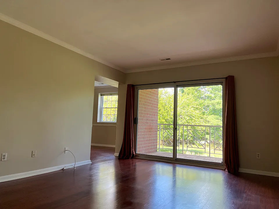 1 Lucan Ct #202