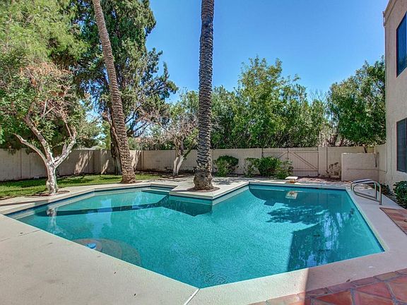 5th image of 702 W El Camino Dr