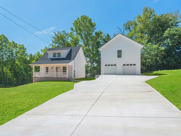 1707 Forrester Rd — Photo 3