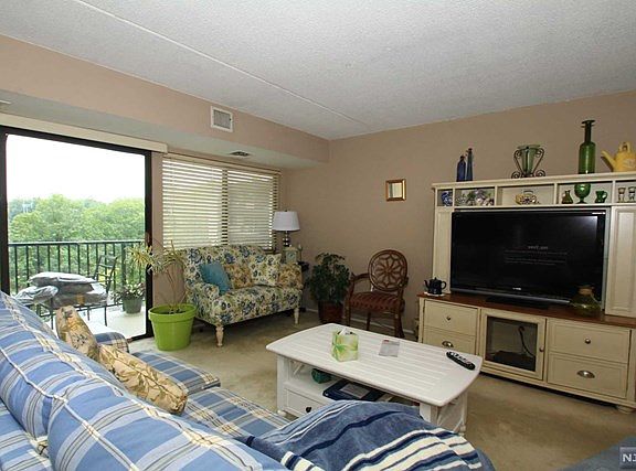 3rd image of 521 Piermont Ave APT 429A