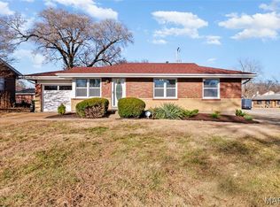 1201 Ensley Dr, Saint Louis, MO 63137