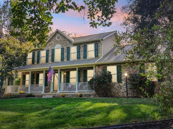 5985 Whippoorwill Dr, Warrenton, VA 20187