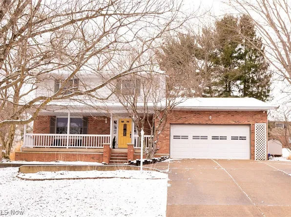 2755 Stanway Dr, Zanesville, OH 43701