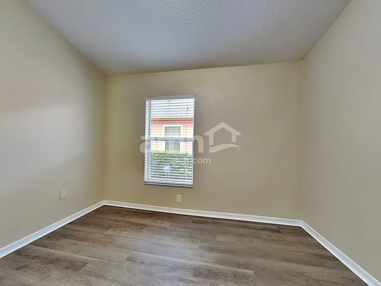 27437 Sugar Loaf Dr — Photo 10