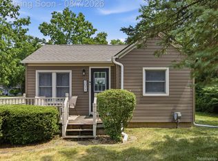 3077 York Rd, Rochester Hills, MI 48309